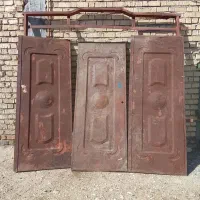 فروش در سه تیکه .‌در حیاط .پیش ساخته