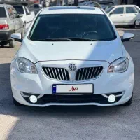 برلیانس ۳۳۰ موتور بزرگ درجه یک