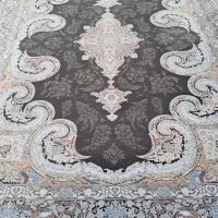 یک تخته فرش ۱۲۰۰ شانه فیلی وطوسی رنگ