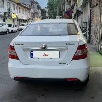 برلیانس ۲۳۰ سفید دنده ای مدل ۹۶