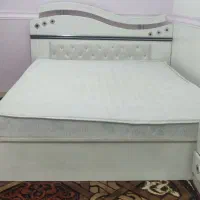 تختخواب دونفره به همراه تشک ودراور