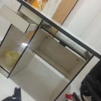 میز تحریر و کامپیوتر