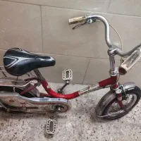 دوچرخه قدیمی قناری