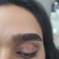 اصلاح ابرو تخصصی در ملک توسط نیرا ۵۰٪تخفیف