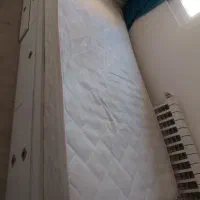 تخت خواب و تشک نوجوان