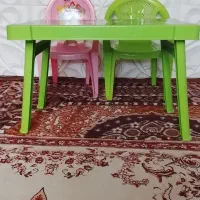 میز تحریر وصندلی دختر و پسر