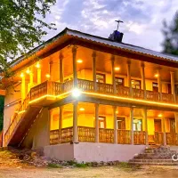 اجاره-روزانه-بومگردی-سوئیت-سویسی-استخردار