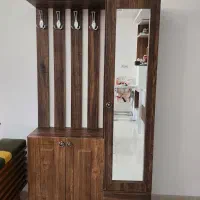 جاکفشی به همراه رخت آویز
