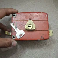 قفل در حیاط