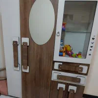 تخت و ویترین و کمد