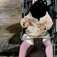 یک عدد کالسکه تمیز