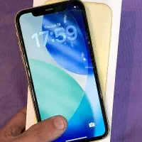 آیفون 11نرمال حافظه 64 بدون هیچ گونه تعویضی