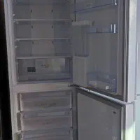 یخچال نیمه فریزر زیر قیمت بازار با ده سال ضمانت