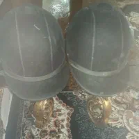 دو‌ عدد‌ کلاه‌ اسب‌ سواری