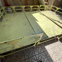تخت‌فلزی