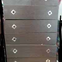 یک عدد دراور یک عدد کمدلباس