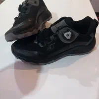 کفش اسکیچرز