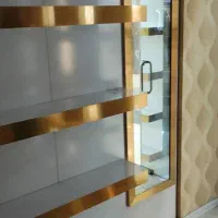 دکور کیف و کفش به متراژ۱۵متر به فروش میرسد