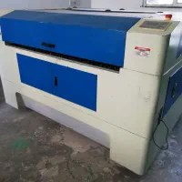 دستگاه برش لیزر co2 غیر فلزات ۱۴۰ در ۹۰ کم کارکرد