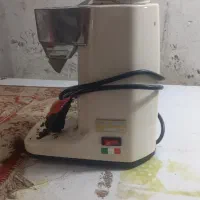 آسیاب قهوه ۳۰۲۱ لاواک