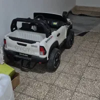 ماشین شارژی تویوتا هایلوکس دوموتوره در حد نو