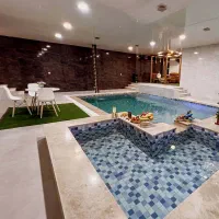 ویلا استخر دار سرپوشیده فاصله تا مرکز شهر ۱۰ دقیقه