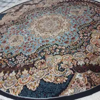 فرش گرد یک مترونیم در یک متر ونیم ۷۰۰شانه