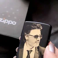 حکاکی چهره و متن روی فندک