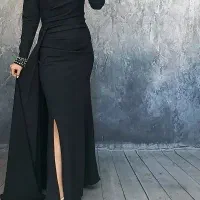 تِعدادی خانم جهت مُدل لباس
