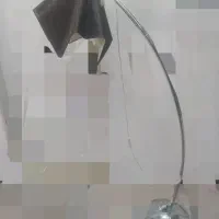 آباژور و میز