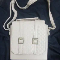 کیف دوشی کرم رنگ