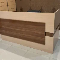 میز منشی(کانتر) و میز کار و کامپیوتر