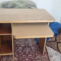 میز کامپیوتر کار کرده