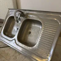 سینک به همراه شیر
