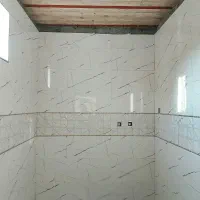کاشی و سرامیک کار هستم