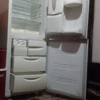 یخچال فریزر.یخ ساز