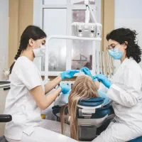 دستیار دندانپزشک