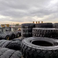 تعمیر لاستیک های  تراکتور لودر بیل دامپتراک تریلی