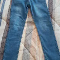 شلوار لی  کاملا نو اصلا استفاده نشده