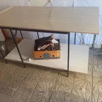 میز کار  با تختهmdf سالم