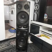 باند و.ساب سونی و اکایی