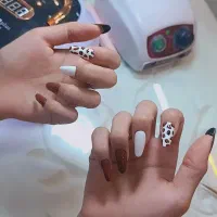 مدل ناخن لازم دارم فقد هزینه مواد گرفته میشود