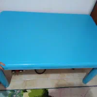 میز بچگانه