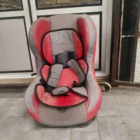 صندلی‌ ماشین‌ کودک‌ سالم