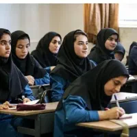 جویای کار در دبیرستان دخترانه