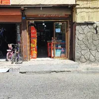 نیروی کار جوان در سوپرمارکت
