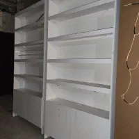 ویترین مغازه و کمد
