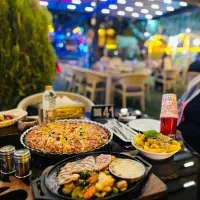 آشپز فرنگی و کارگر ساده و سالنکار