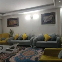 مبل راحتی ۸ نفره طوسی خردلی و با دو مبل تک‌نفره