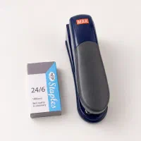 منگنه اصل MAX مدل HD-50F همراه یک بسته سوزن ۲۴/۶